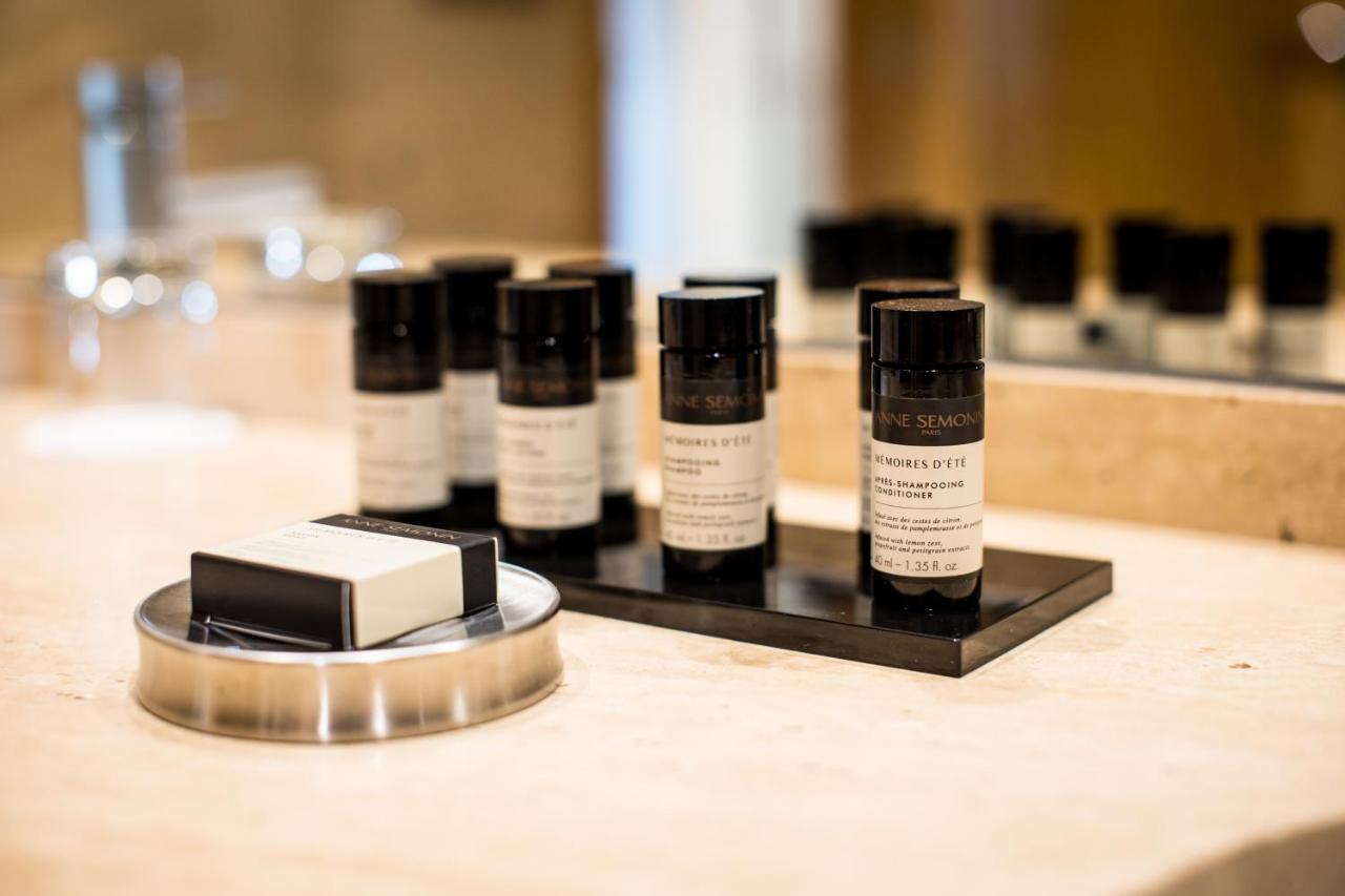 Pazo Los Escudos Hotel Spa & Resort Vigo Exterior photo A selection of toiletries