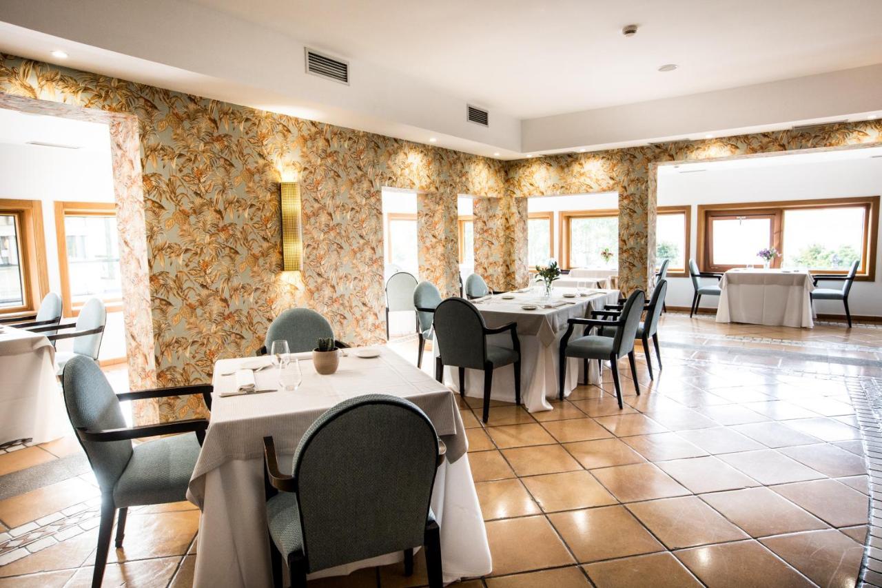 Pazo Los Escudos Hotel Spa & Resort Vigo Exterior photo Restaurant