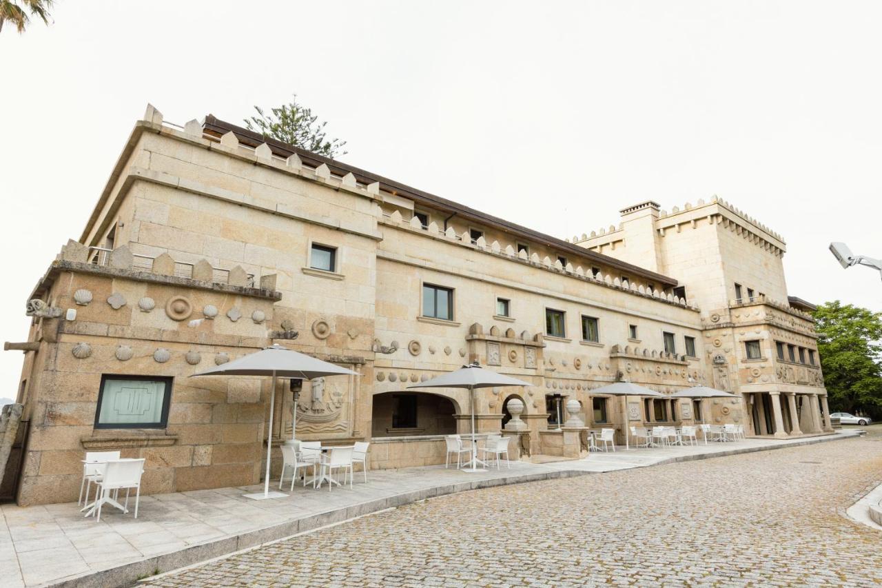 Pazo Los Escudos Hotel Spa & Resort Vigo Exterior photo The museum building