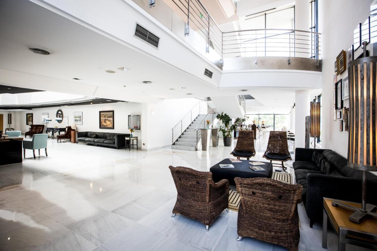 Pazo Los Escudos Hotel Spa & Resort Vigo Exterior photo The lobby of the hotel